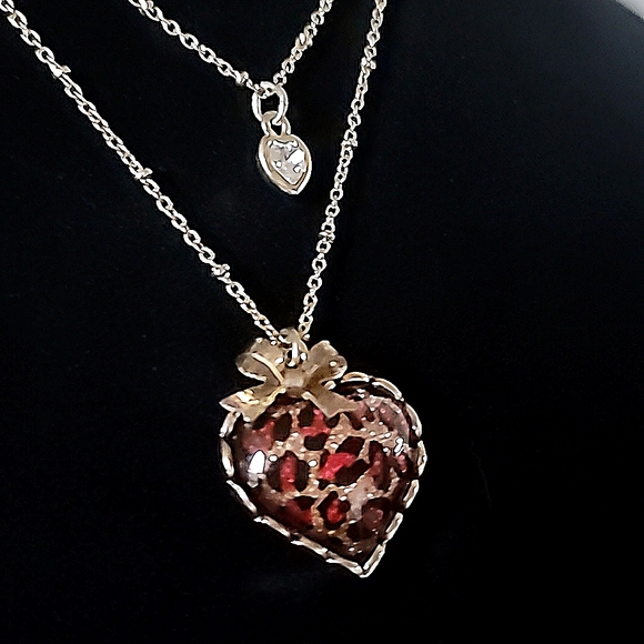 Vintage BETSEY JOHNSON Leaping Leopards Collection Layered Heart Necklace. - Picture 7 of 13